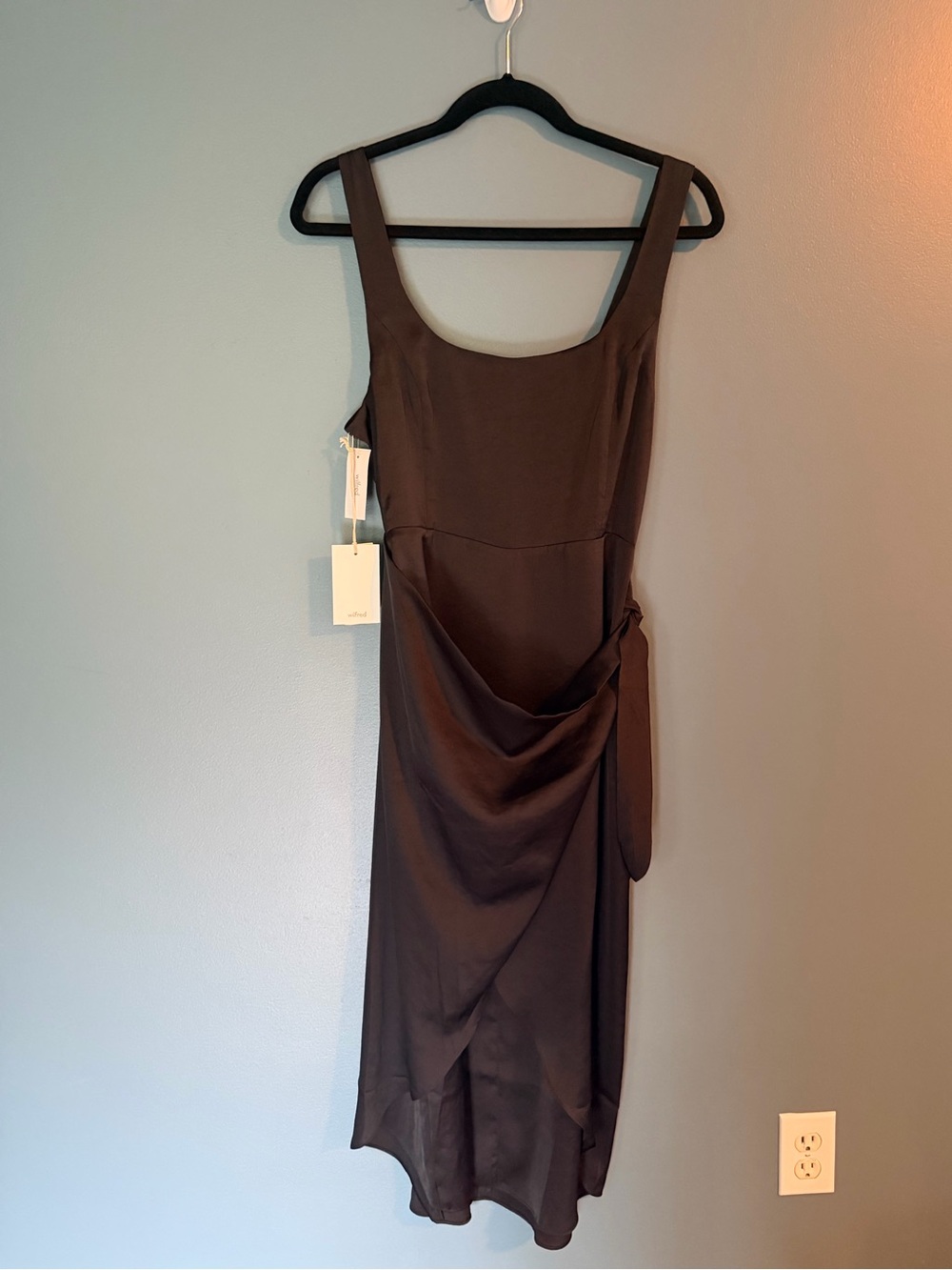 Wilfred Aritzia Saturn Midi Black Satin Wrap Dress Size 8 NWT
